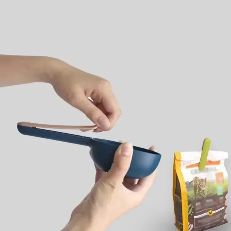 2PCS Dog Food Scoop Multifunctional Pet Feeding Spoon with Sealing Clip Grade Plastic Cat Food Dedicated Measuring Spoon